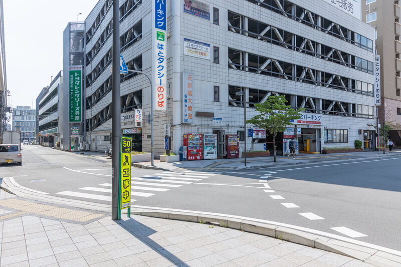 姫路駅前のペデストリアンデッキと駅前広場